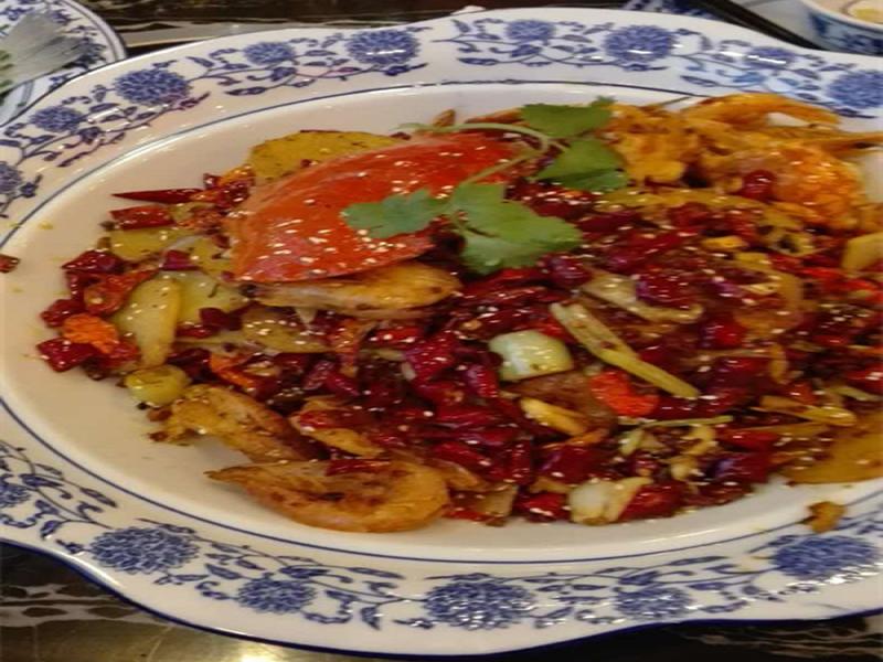 芳沁百味燜鍋烤魚(yú)