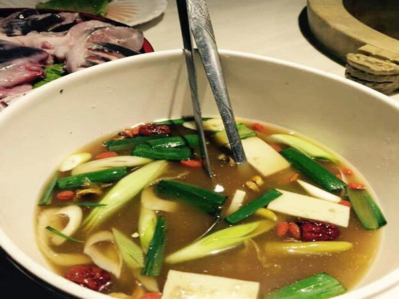 新時(shí)器石鍋魚