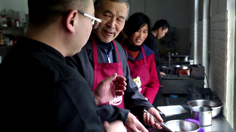 九街婆婆串串香連鎖-九街婆婆串串香加盟條件-九街婆婆串串香聯(lián)系電話(huà)