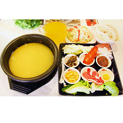 瓦罐過(guò)橋米線 