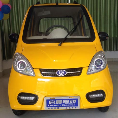 啟晨四輪電動(dòng)車(chē)產(chǎn)品-黃色全封閉四輪電動(dòng)車(chē)