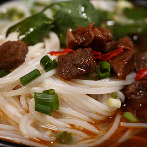 包記鍋盔小吃店產品-鹵肉粉米粉